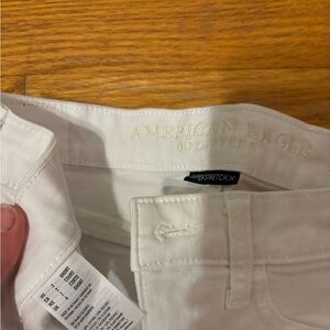 White jegging jeans.